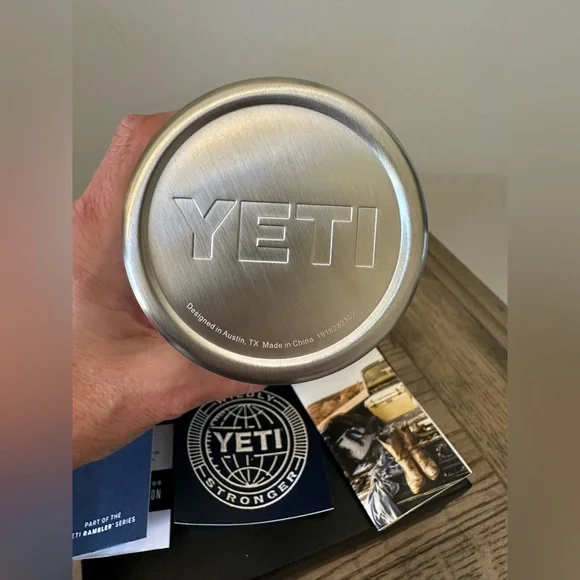 🔥Brand New🔥 YETI 30 oz. Tumbler - Picture 4 of 6